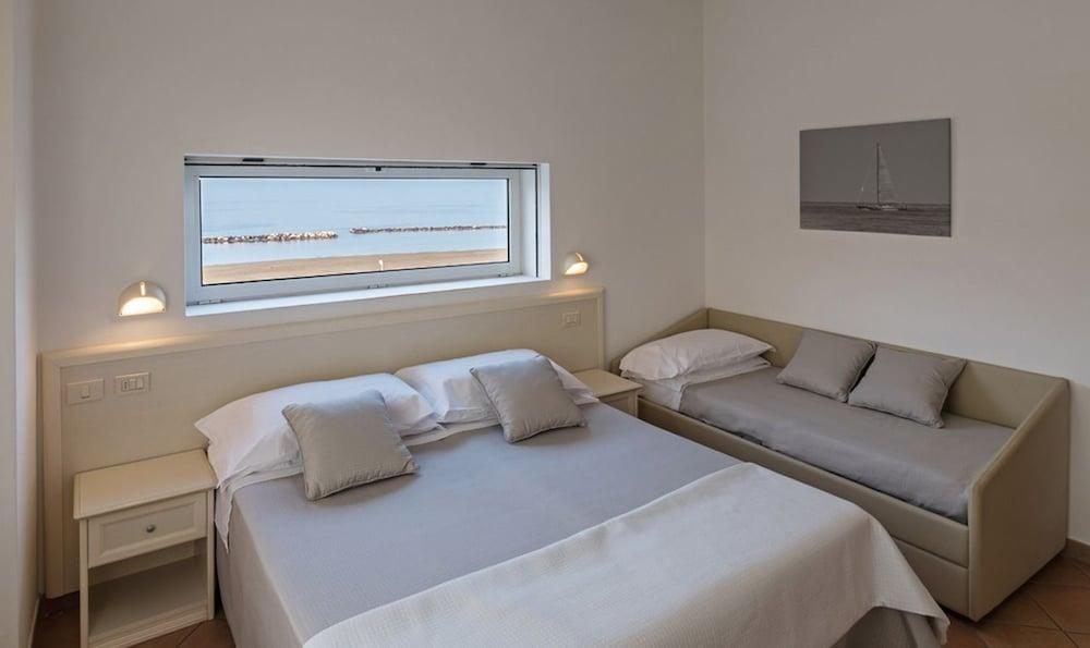 Trevi Family Resort Cattolica Exterior photo