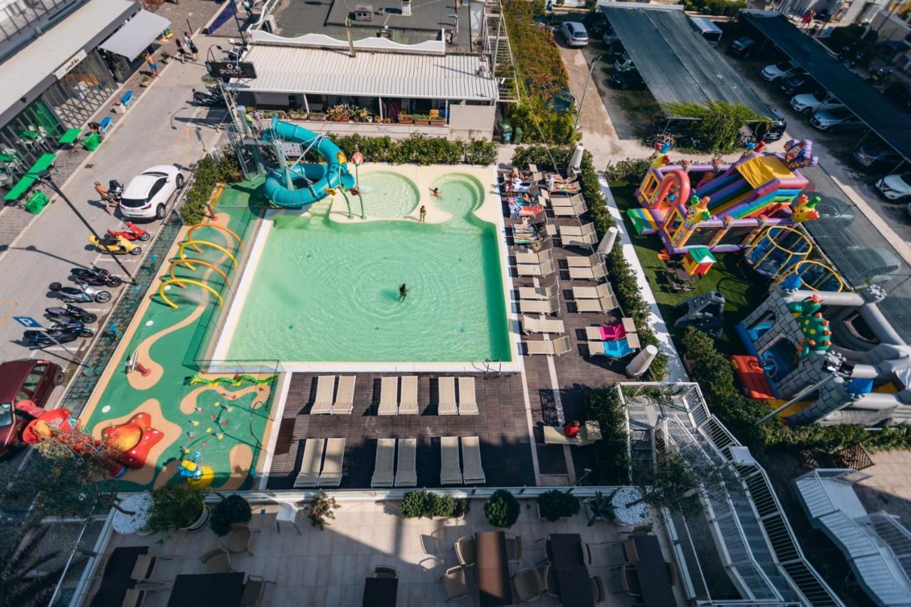 Trevi Family Resort Cattolica Exterior photo