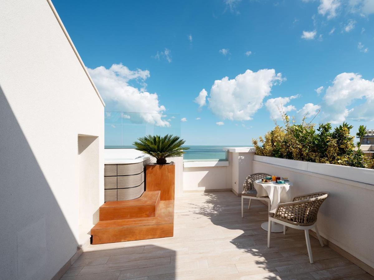 Trevi Family Resort Cattolica Exterior photo