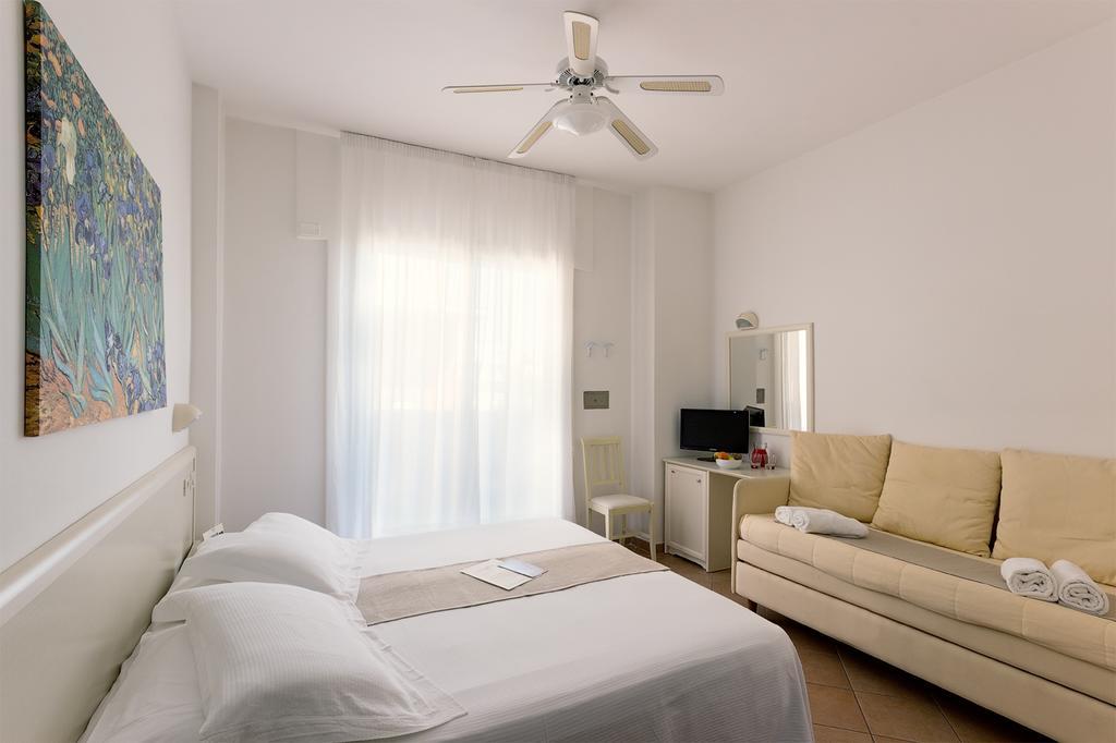 Trevi Family Resort Cattolica Exterior photo